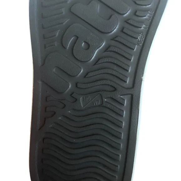 NWOT Natives Black Disney Mickey Mouse Slip Ons Size M5/W7 - Picture 6 of 6